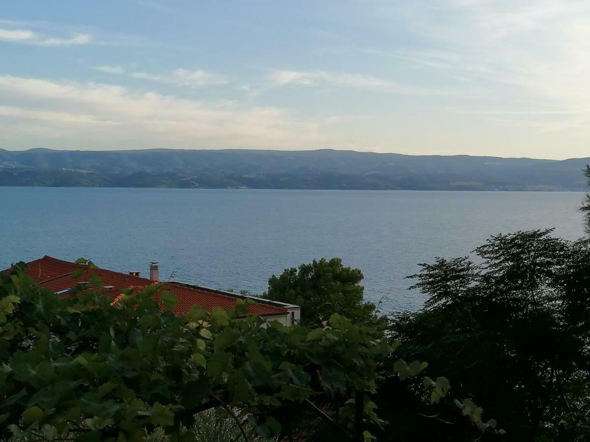 Apartment Sodan 72 Omiš Exterior foto